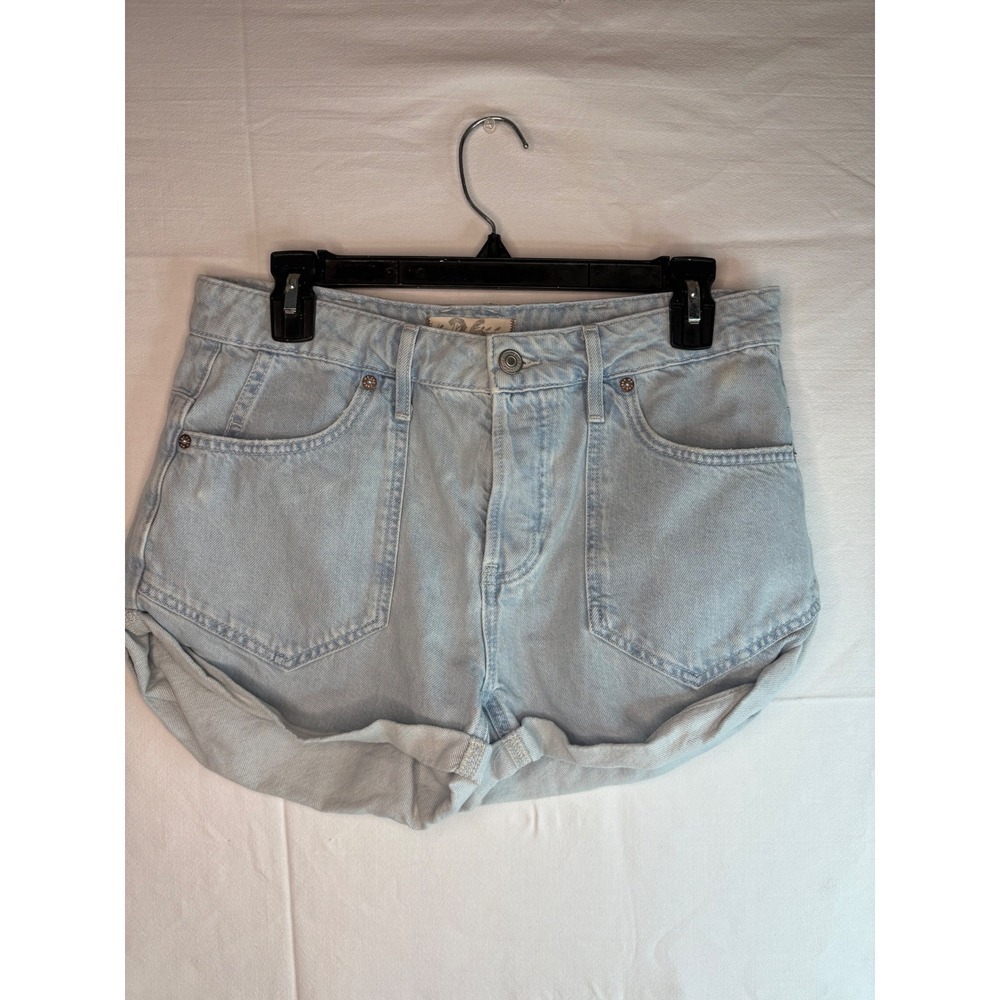 We The Free‎ Denim Cutoff Shorts Light Wash Distressed Rolled Hem Women S